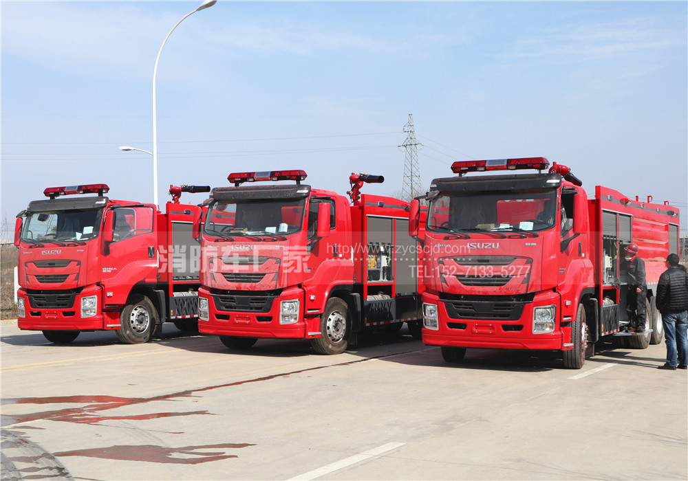 五十鈴后雙橋干粉泡沫聯(lián)用消防車 五十鈴后雙橋干粉泡沫聯(lián)用消防車